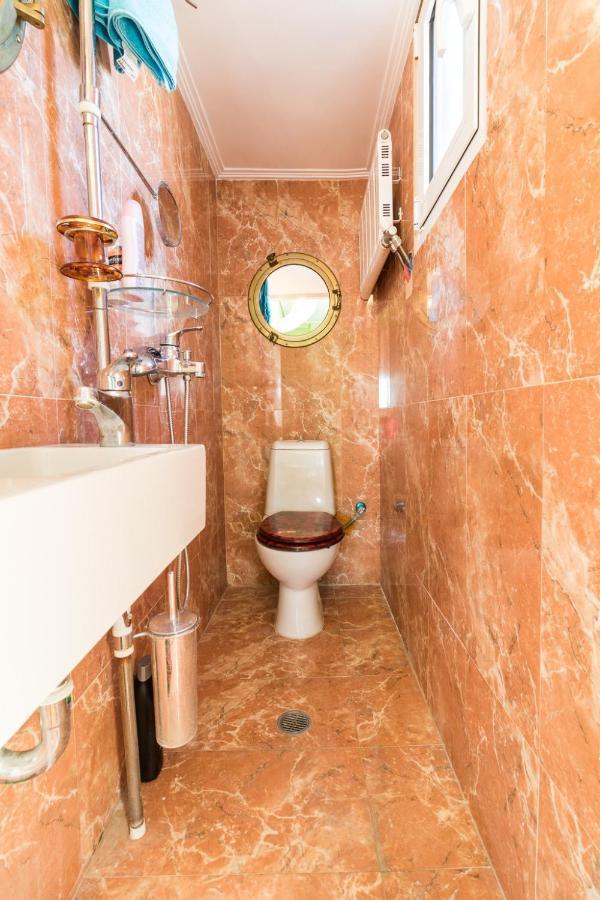A Luxury Maisonette With Sea View ピレウス エクステリア 写真