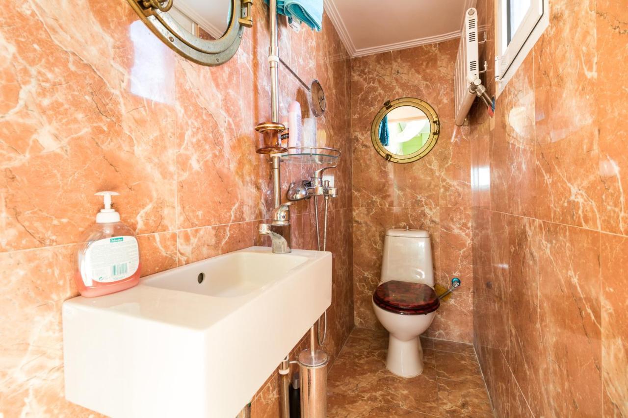 A Luxury Maisonette With Sea View ピレウス エクステリア 写真
