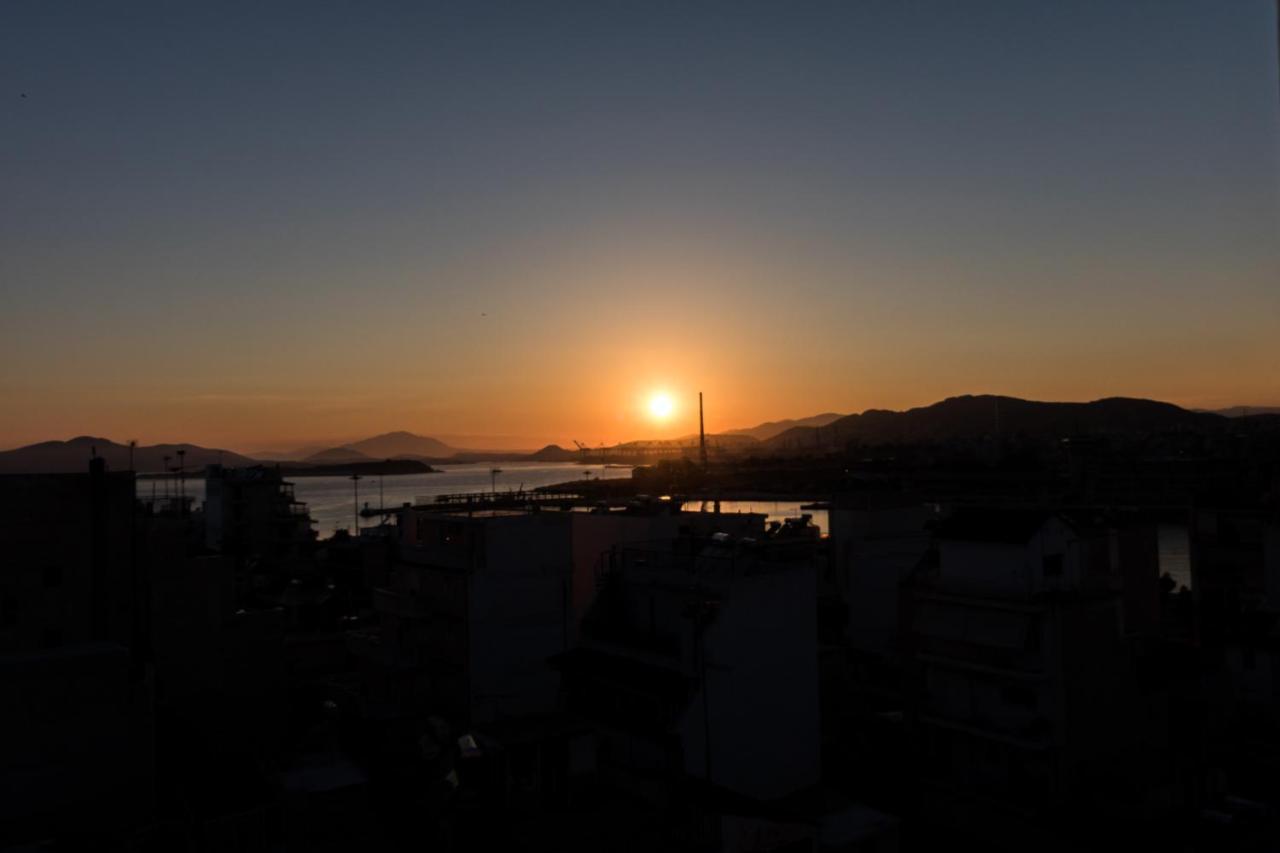 A Luxury Maisonette With Sea View ピレウス エクステリア 写真